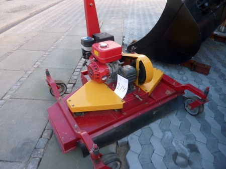 Motorized mover, tow type, unused. For sale by private individual. VAT applicable on Buyers Premium only