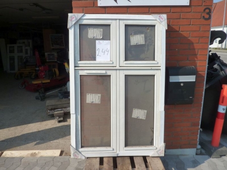 Window with emergency exit, approx. 98 x 148 cm. For sale by private individual. VAT applicable on Buyers Premium only