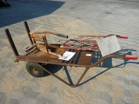 Stone Cutter + stone trolley / pallet cart, step ladder. For sale by private individual. VAT applicable on Buyers Premium only