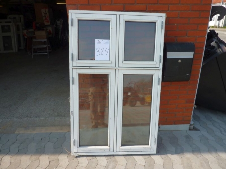 Window 96.5 x 154.8. For sale by private individual. VAT applicable on Buyers Premium only