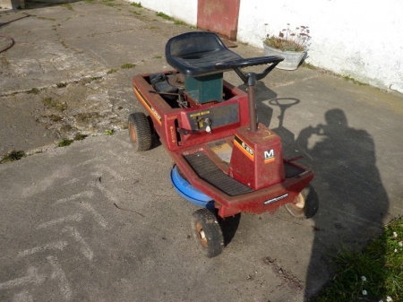 Mower, Murray. For sale by private individual. VAT applicable on Buyers Premium only