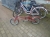 5 cykler: 1 foldecykel med gear + børnecykel, Winther, med gear + herrecykel, blå, med udvendig gear + damecykel, hvid, med gear, lys og kurv + foldecykel med gear