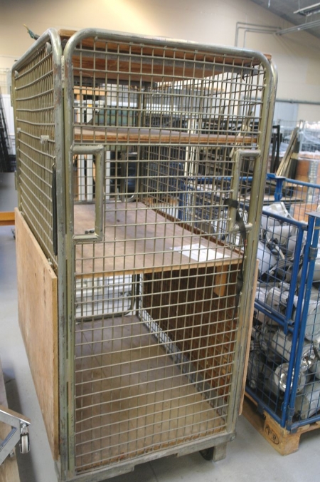 Mesh wire cage on wheels