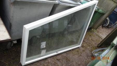 Window "Ramp". Width approx. 175 cm, depth approx. 11 ½ cm, height approx. 70/135 cm