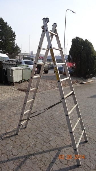 Ladder, "Zarges", height approx. 410 cm. Width approx. 35/70 cm.