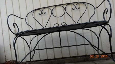 Bench, Wrought Iron / provence style. Height approx. 82 cm, width approx. 105 cm and depth of approx. 52 cm.