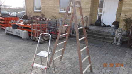 Stepladder, wood, height approx. 180 cm + ladder, aluminum, height approx. 65 cm