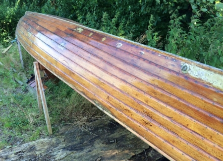 Rowing boat, with dry mate, newer paddles and roll seats. Collection upon prior agreement only, Tel. 20 87 02 22