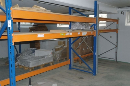 2 span pallet rack + 1 span heavy steel rack, max 750 kg per. Shelf