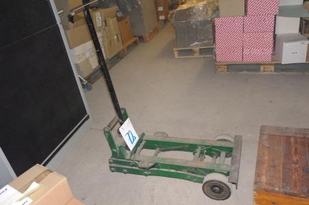 Hand truck, labeled BS