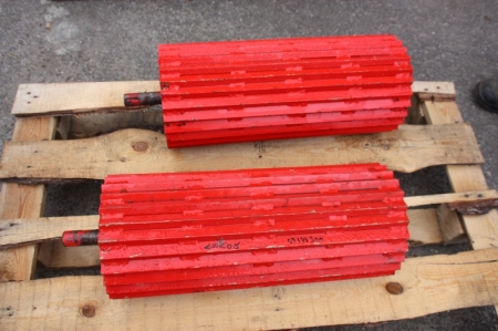 2 x feed rollers, Taarup 605 Suitable for wood chipper. Unused