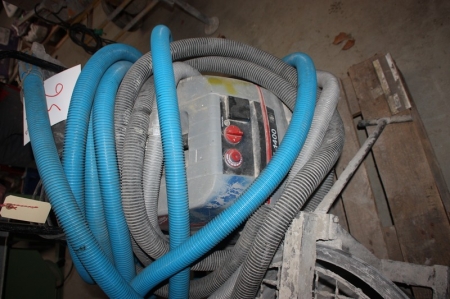 Industrial Vacuum, Milwaukee ASE-1400 with hose and nozzle