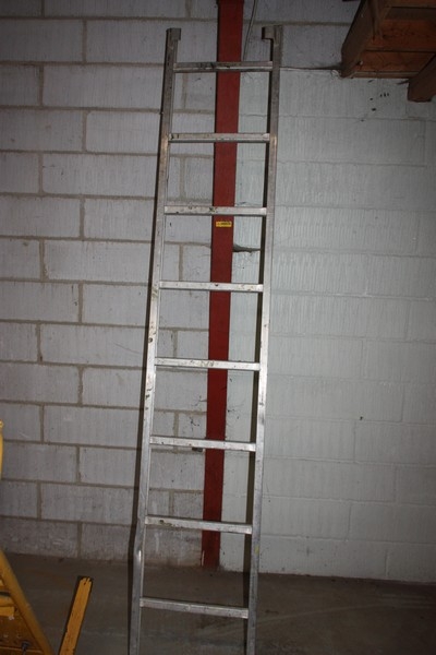 Aluminium extension ladder, approx. 3 meters