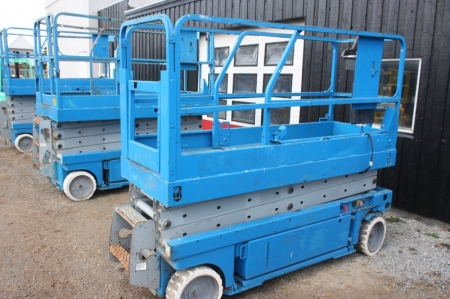 Scissor Lift, Genie GS2032. 8 meters. Year 2003. Not complete. Condition unknown