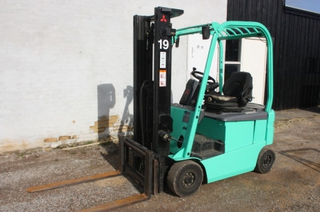 Electric truck, Mitsubishi RB 16N-48E. 1600 kg. Year 2007. Clear-view mast. Lateral displacement. Lifting height approx. 3295 mm. Hours: 5401
