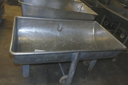 Stainless steel tub on wheels with run-off