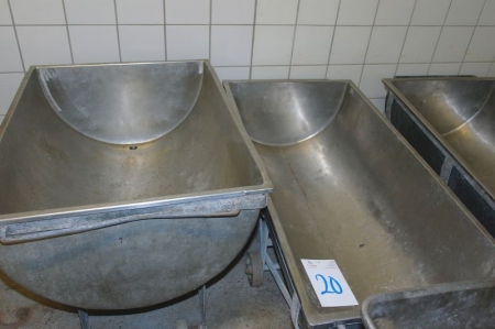 3 stainless steel vessels with drain
