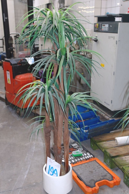 Palme, kunstig ca. 1,6 meter høj
