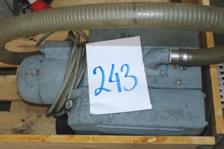 Vacuum Pump, Busch type B25