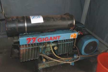 Compressor, FF Giant 1030 22 kW with refrigerant dryer, Hiross
