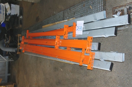 Pallet with 6. truck protection + beams for pallet racking