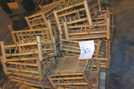 Palle med div. bambusborde (palle medfølger ikke) 