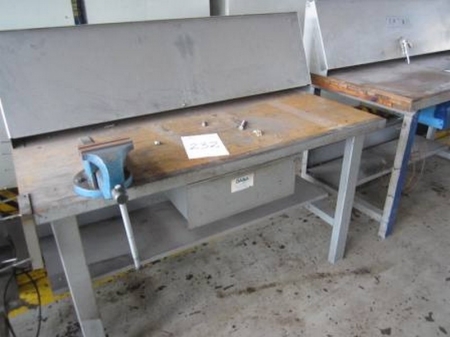 Work table 1500 mm, with drawer, vice and tool panel