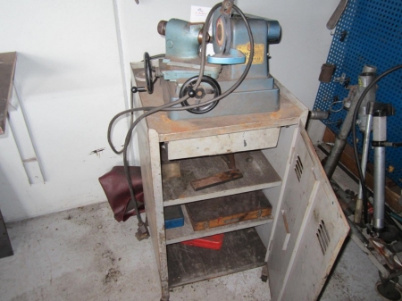 Valve grinding machine Malte Månson with cabinet and accessories