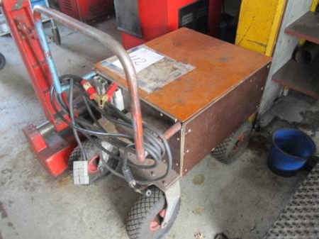 Battery trolley with battery