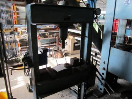 Workshop Press Stenhøj 25 tonnes with manual pump  No 15017
