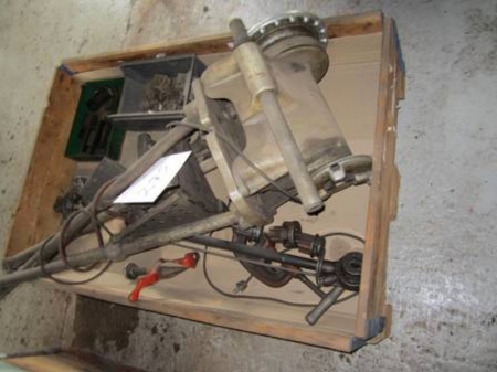 Pallet with threading machine, Ridgid 300, with much equipment