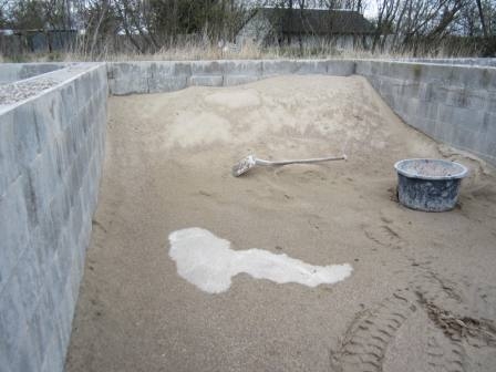 Sand in silo, an estimated 3 m2