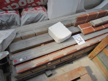 Palle med murstensoverliggere, ca. 10 stk. 2100x250 mm, samt div. overliggere
