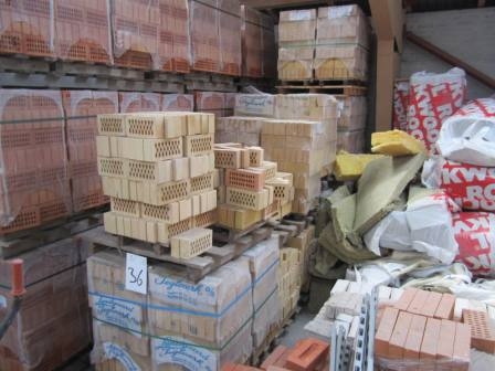 24 stone pallets yellow brick Lundgaard Brick, as well as residues