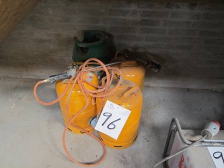 4 x 11 kg gas cylinders and torch