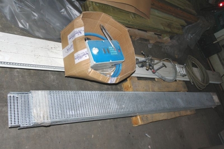 pallet with radiator approx. 4 meters long + cable trays in steel + mixer etc. (Pallet included)