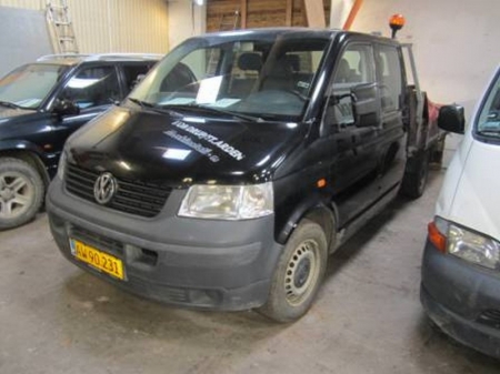 Van VW Transporter Double cab 2.5 TDI reg.nr. AW 90231, year 2005 kilometers 260,827, last sighted 02/10/2014 at 259.000 km, with towing hook (plates not included)