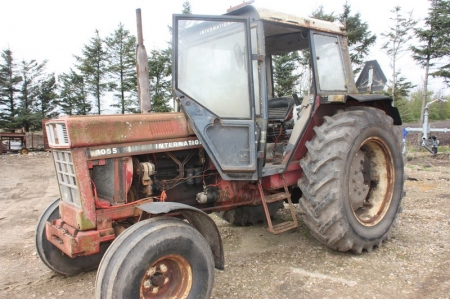 Tractor, IH 1055. Hours 7839. Not checked by workshop