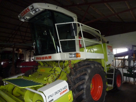 Selfpropelling forage harvester, Claas Jaguar 560, year 1996. Hours approx. 5000. Many new parts. Pickup not included