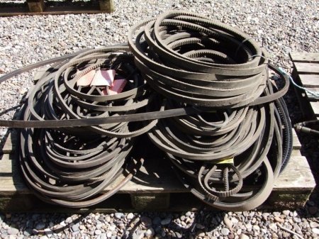 Miscellaneous V-belts, assorted sizes