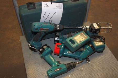 3 acu-Drills: Makita 2.5 + 3.0 AH AH with chargers and batteries