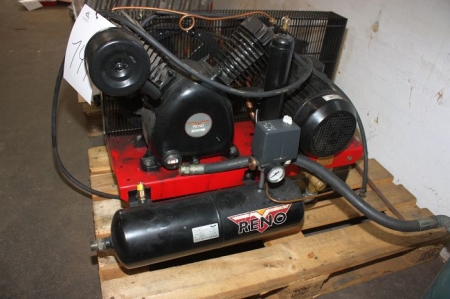 Compressor: Reno CR 205 model 5720. Engine: 7.5 Hp. 12 bar. 580 liters. Pressure Tanks: 12x1, 20 bar + Pressure Tank, 325 liters. Year 1990