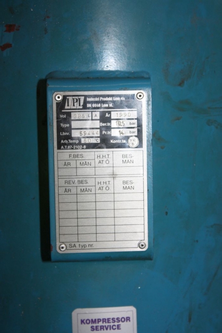 Reklametrykmaskine, TOSH Logica 150S, årgang 2001. SN: 04010585. Vægt: 400 kg. + MEG-12 bord