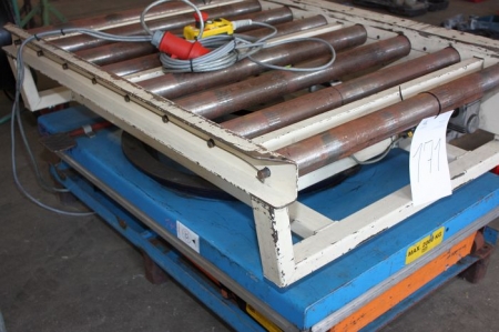 Hydraulic lifting table, 2000 kg with rotary roller conveyor