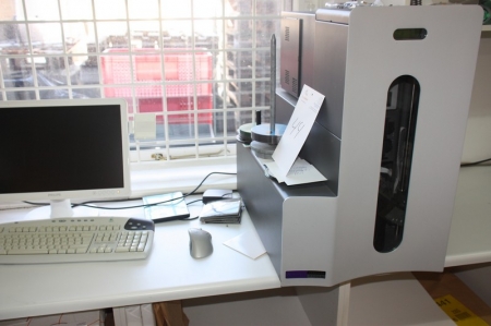 Labelskriveautomat til CD/DVD/Blueray, Rimage Producer 7100 N + manual. Årgang 2008 + tastatur og skærm