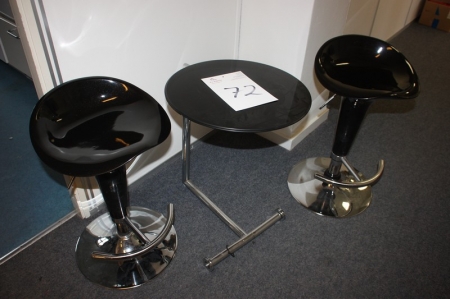 2 barstole + rundt bord