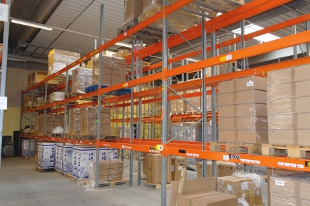 4 span pallet rack 36 beams + 7 uprights without content, height of about 6 meters