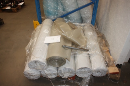 Pallet with 7 rolls of foil cover, 4 x 50 mx 150 micron, transparent. 1 roll broached