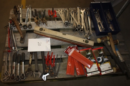 Pallet with assorted hand tools