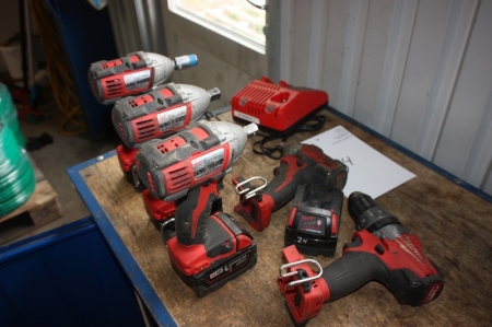 4 x cordless impact wrenches, Milwaukee +cordless drill, Milwaukee + 4 batteries, 3.0 aH + charger